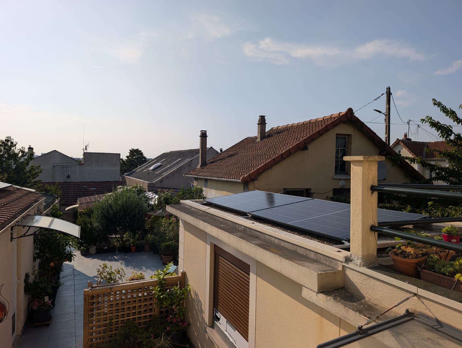 Panneaux photovolta&iuml;ques sur toiture &agrave; Cachan